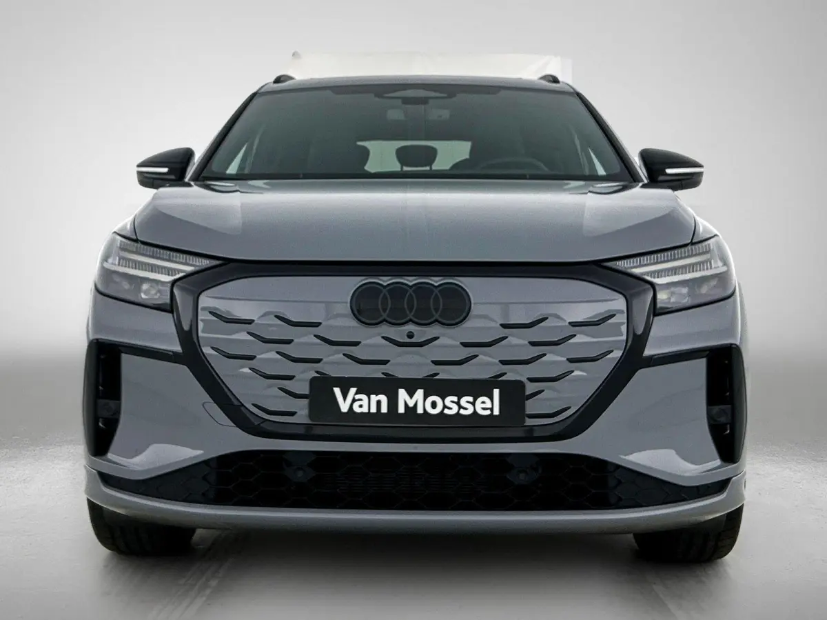 S edition performance 82 kWh 286 PK | Navigatie | Glazen Panoramadak | Adaptive Cruise Control | Privacy Glas | Optiek Pakket Zwart | Stoelverwarming | Trekhaak |