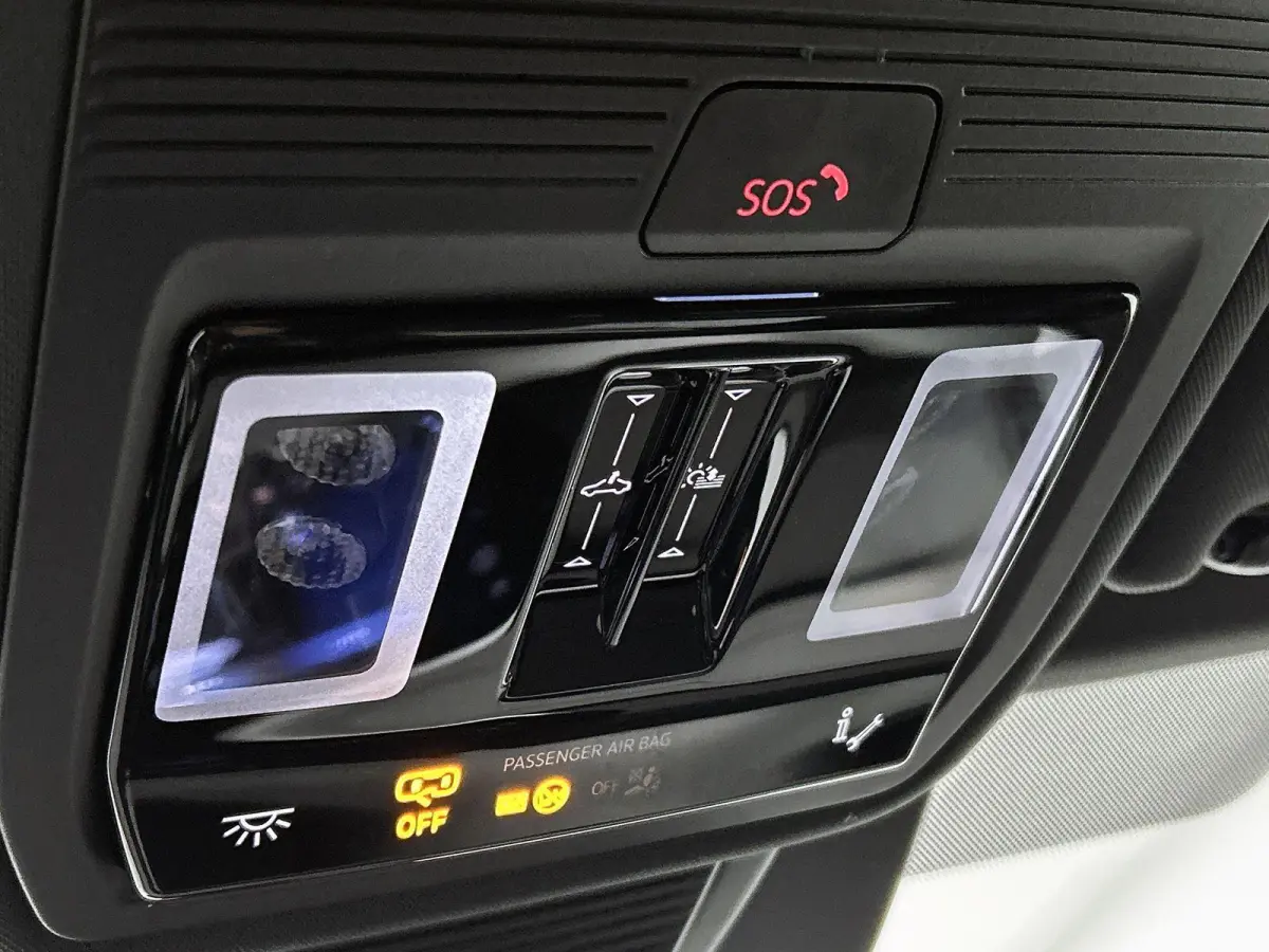 S edition performance 82 kWh 286 PK | Navigatie | Glazen Panoramadak | Adaptive Cruise Control | Privacy Glas | Optiek Pakket Zwart | Stoelverwarming | Trekhaak |