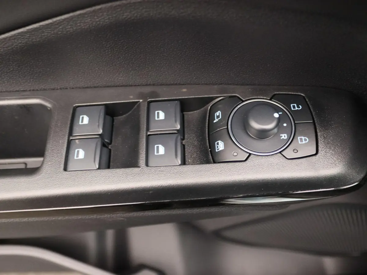 1.0 EcoBoost ST-Line | UIT VOORRAAD LEVERBAAR | Winter Pack | Keyless Entry | Elektrische achterklep |