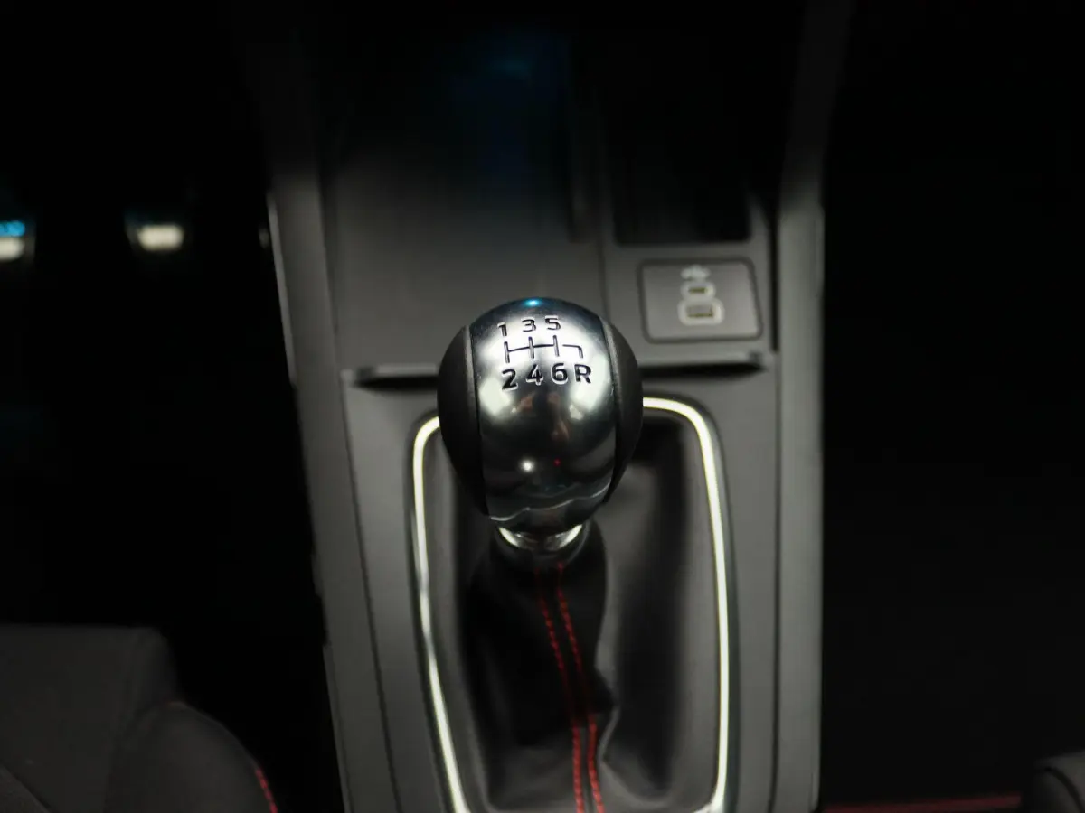 1.0 EcoBoost ST-Line | UIT VOORRAAD LEVERBAAR | Winter Pack | Keyless Entry | Elektrische achterklep |