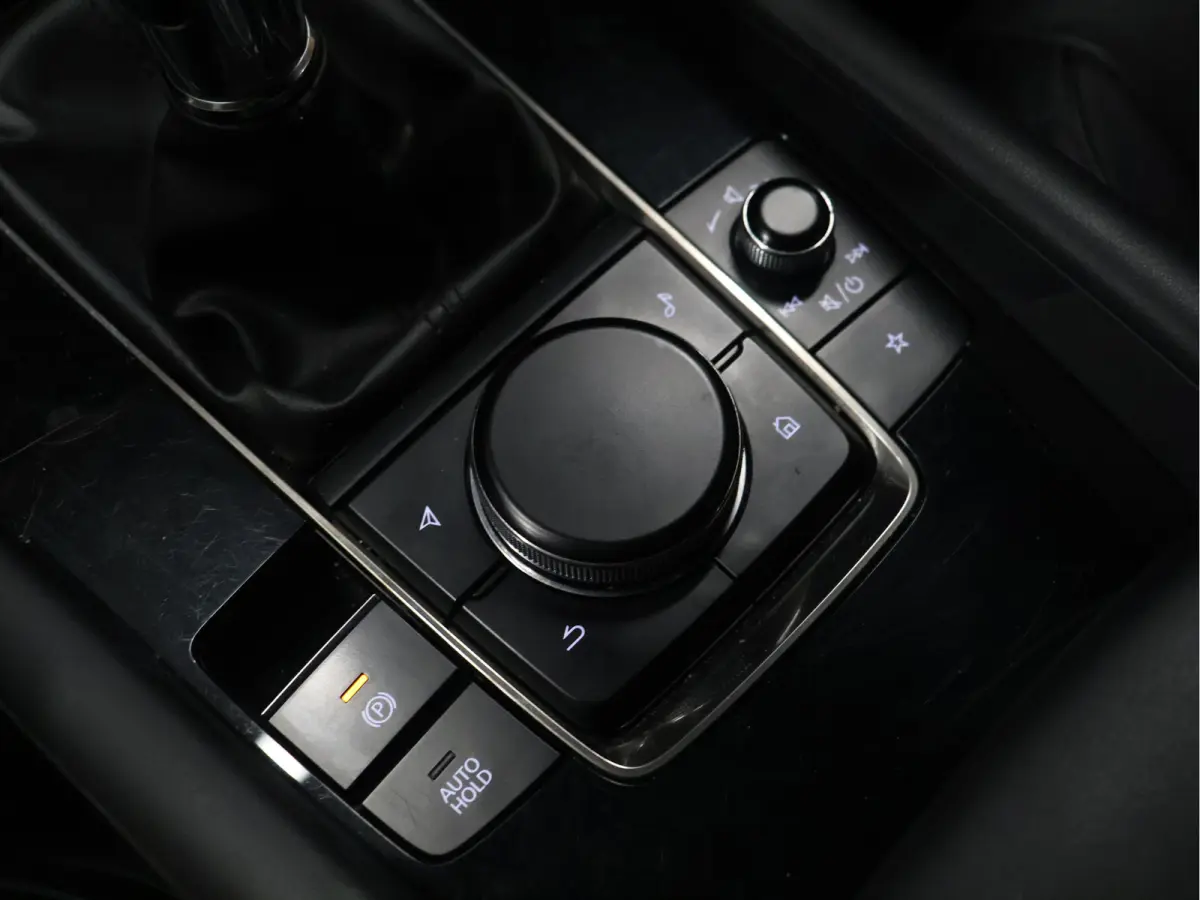 2.0 e-SkyActiv-G M Hybrid 122 Comfort met Bose [APAPTIVE CRUISE CONTROL, APPLE CARPLAY, ANDROID, BOSE SOUND SYSTEM, MEMORY SEATS, STOELVERWARMING STUUR VERWARMING, CAMERA, PDC V+A, BLUETOOTH