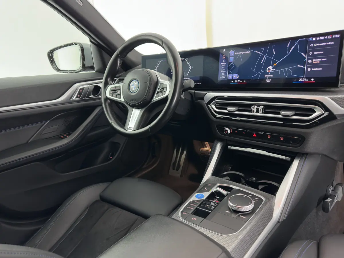 eDrive35 70 kWh M-Sportpack [3-Fase-11kW] {SoH-99%} (INCL.BTW) *LEATHER-MICROFIBRE | FULL-LED | ADAPTIVE-CRUISE |SPORTSEATS | CAMERA | DAB | DIGI-COCKPIT | NAVI-FULLMAP | AMBIENT-LIGHT | ECC