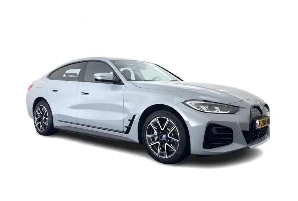 eDrive35 70 kWh M-Sportpack [3-Fase-11kW] {SoH-99%} (INCL.BTW) *LEATHER-MICROFIBRE | FULL-LED | ADAPTIVE-CRUISE |SPORTSEATS | CAMERA | DAB | DIGI-COCKPIT | NAVI-FULLMAP | AMBIENT-LIGHT | ECC
