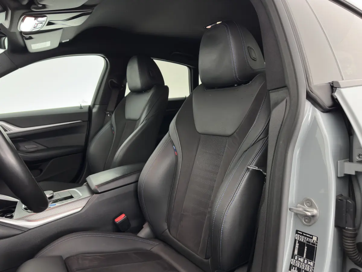 eDrive35 70 kWh M-Sportpack [3-Fase-11kW] {SoH-99%} (INCL.BTW) *LEATHER-MICROFIBRE | FULL-LED | ADAPTIVE-CRUISE |SPORTSEATS | CAMERA | DAB | DIGI-COCKPIT | NAVI-FULLMAP | AMBIENT-LIGHT | ECC