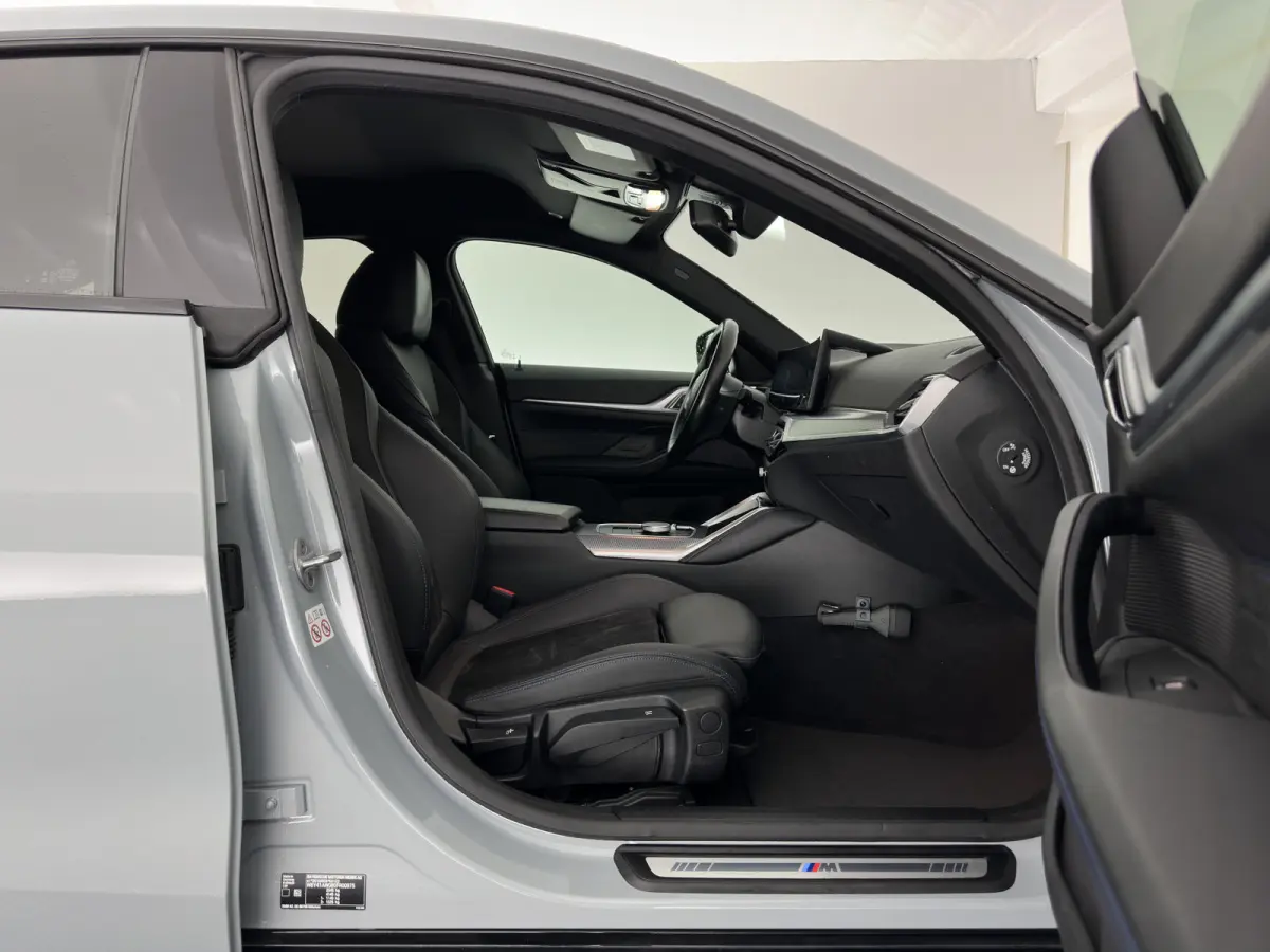 eDrive35 70 kWh M-Sportpack [3-Fase-11kW] {SoH-99%} (INCL.BTW) *LEATHER-MICROFIBRE | FULL-LED | ADAPTIVE-CRUISE |SPORTSEATS | CAMERA | DAB | DIGI-COCKPIT | NAVI-FULLMAP | AMBIENT-LIGHT | ECC