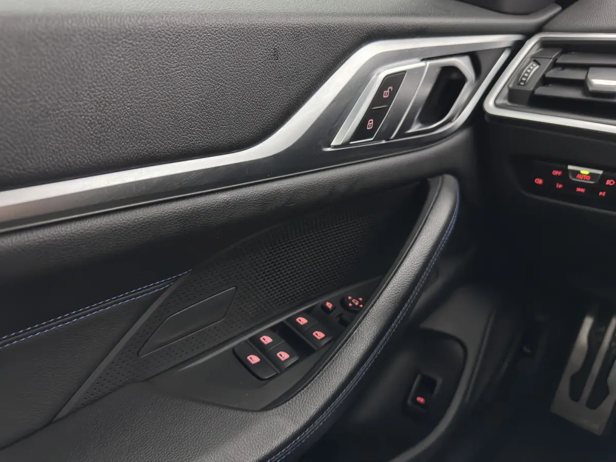 eDrive35 70 kWh M-Sportpack [3-Fase-11kW] {SoH-99%} (INCL.BTW) *LEATHER-MICROFIBRE | FULL-LED | ADAPTIVE-CRUISE |SPORTSEATS | CAMERA | DAB | DIGI-COCKPIT | NAVI-FULLMAP | AMBIENT-LIGHT | ECC