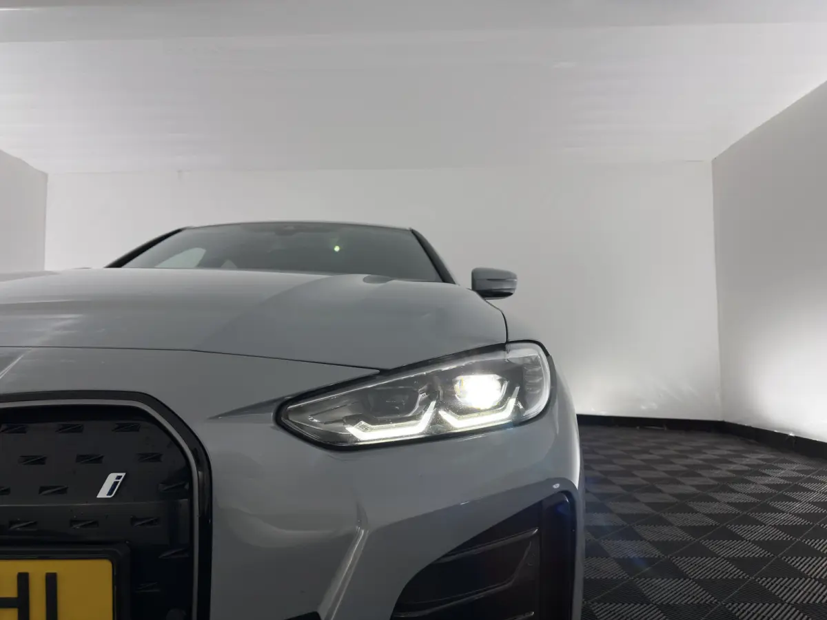 eDrive35 70 kWh M-Sportpack [3-Fase-11kW] {SoH-99%} (INCL.BTW) *LEATHER-MICROFIBRE | FULL-LED | ADAPTIVE-CRUISE |SPORTSEATS | CAMERA | DAB | DIGI-COCKPIT | NAVI-FULLMAP | AMBIENT-LIGHT | ECC