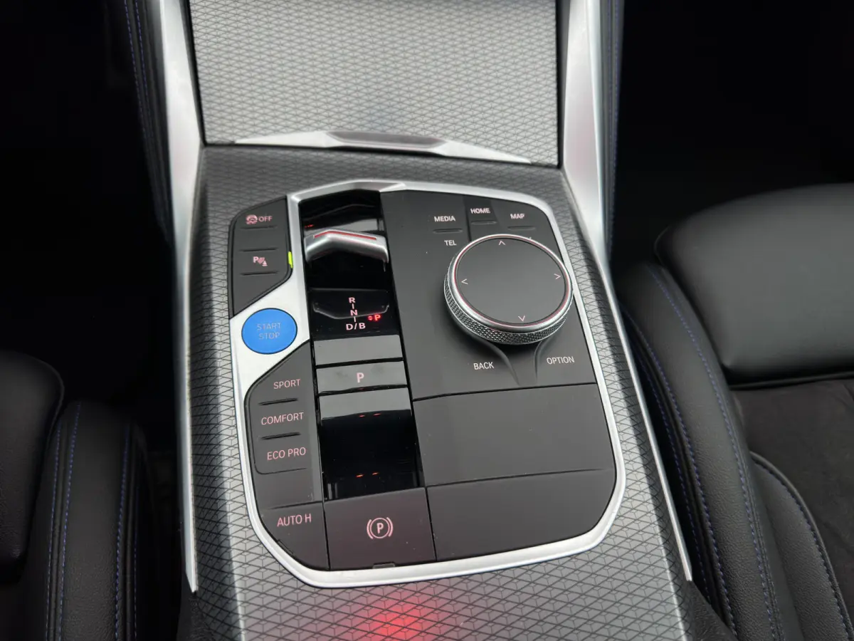 eDrive35 70 kWh M-Sportpack [3-Fase-11kW] {SoH-99%} (INCL.BTW) *LEATHER-MICROFIBRE | FULL-LED | ADAPTIVE-CRUISE |SPORTSEATS | CAMERA | DAB | DIGI-COCKPIT | NAVI-FULLMAP | AMBIENT-LIGHT | ECC