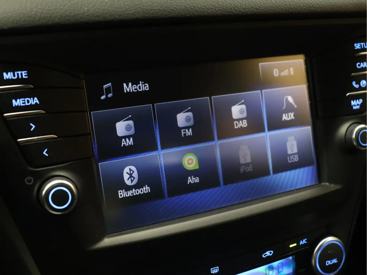 1.8 VVT-i SkyView Edition [STOELVERWARMING, CAMERA, CRUISE CONTROL, CLIMATE CONTROL, BLUETOOTH, START STOP SYSTEEM, MULTIFUNCTIONEEL STUURWIEL, LED, NAVIGATIE, NIEUWSTAAT]