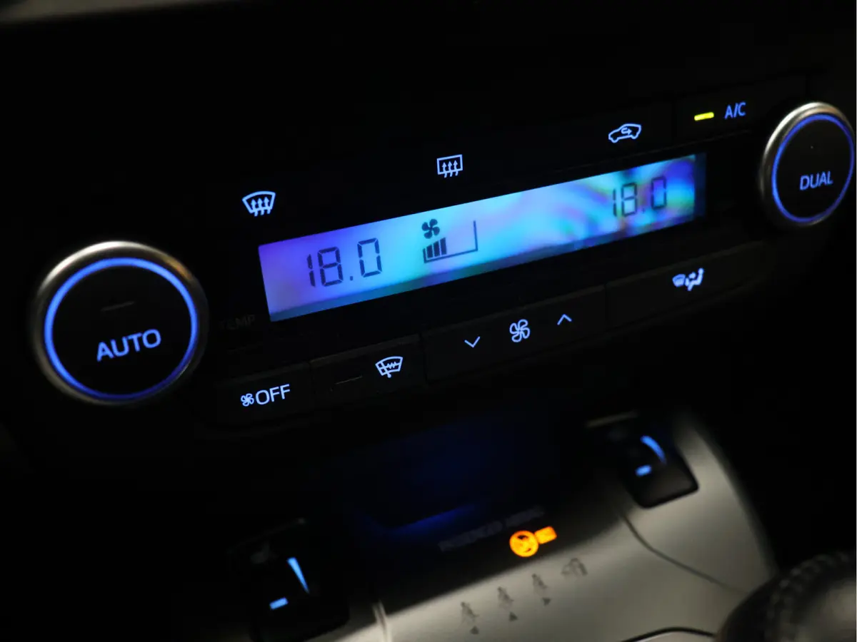 1.8 VVT-i SkyView Edition [STOELVERWARMING, CAMERA, CRUISE CONTROL, CLIMATE CONTROL, BLUETOOTH, START STOP SYSTEEM, MULTIFUNCTIONEEL STUURWIEL, LED, NAVIGATIE, NIEUWSTAAT]