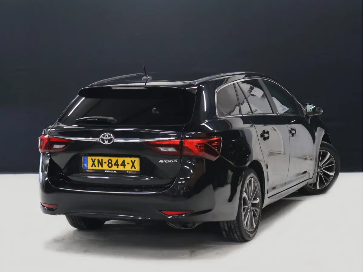 1.8 VVT-i SkyView Edition [STOELVERWARMING, CAMERA, CRUISE CONTROL, CLIMATE CONTROL, BLUETOOTH, START STOP SYSTEEM, MULTIFUNCTIONEEL STUURWIEL, LED, NAVIGATIE, NIEUWSTAAT]