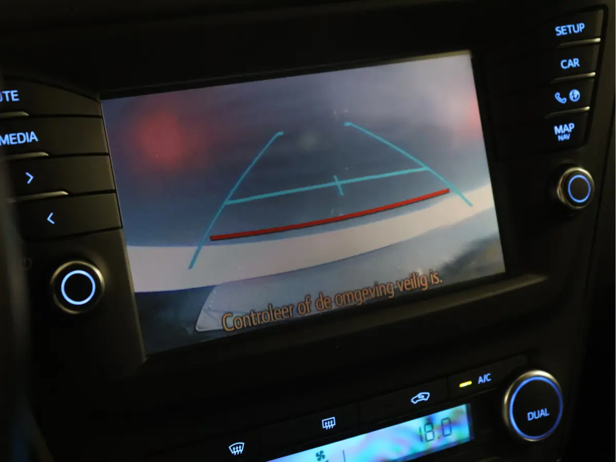 1.8 VVT-i SkyView Edition [STOELVERWARMING, CAMERA, CRUISE CONTROL, CLIMATE CONTROL, BLUETOOTH, START STOP SYSTEEM, MULTIFUNCTIONEEL STUURWIEL, LED, NAVIGATIE, NIEUWSTAAT]