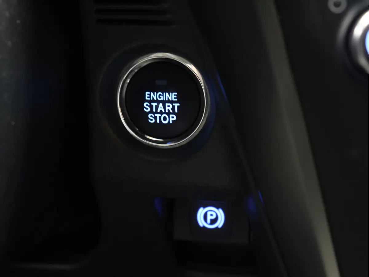 1.8 VVT-i SkyView Edition [STOELVERWARMING, CAMERA, CRUISE CONTROL, CLIMATE CONTROL, BLUETOOTH, START STOP SYSTEEM, MULTIFUNCTIONEEL STUURWIEL, LED, NAVIGATIE, NIEUWSTAAT]