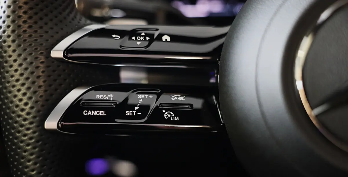 300 e AMG 53 Look / Head Up / Burmester / 360 Camera / Acc / Elek Stoelen / Memory / Open Pano / 19 Inch