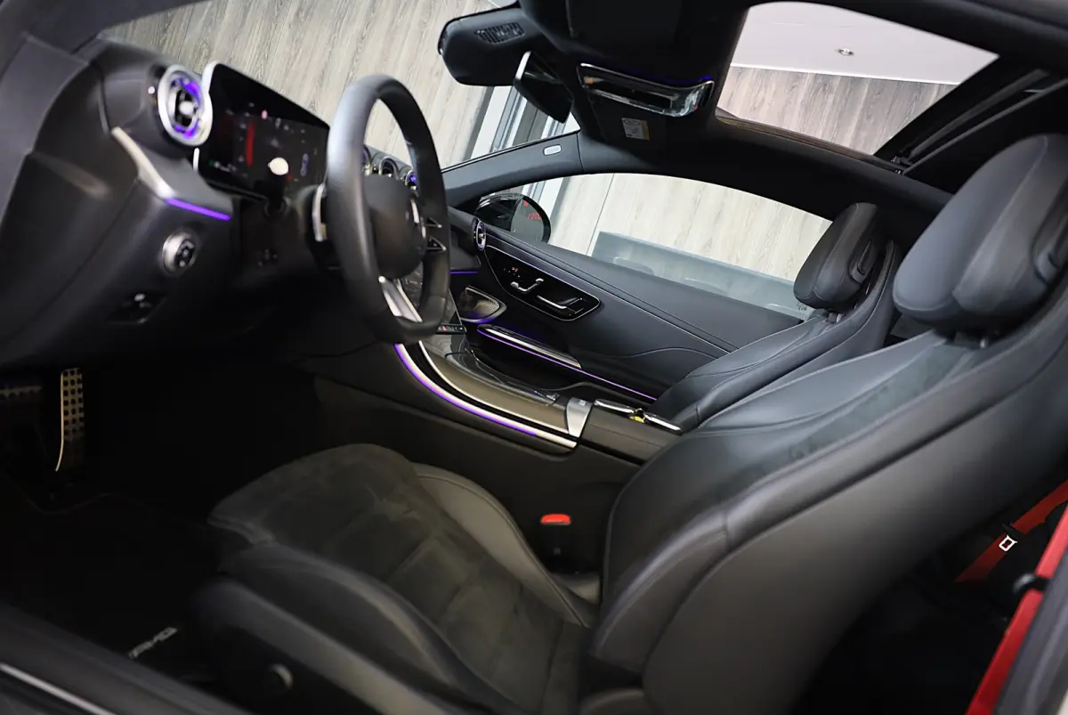 300 e AMG 53 Look / Head Up / Burmester / 360 Camera / Acc / Elek Stoelen / Memory / Open Pano / 19 Inch