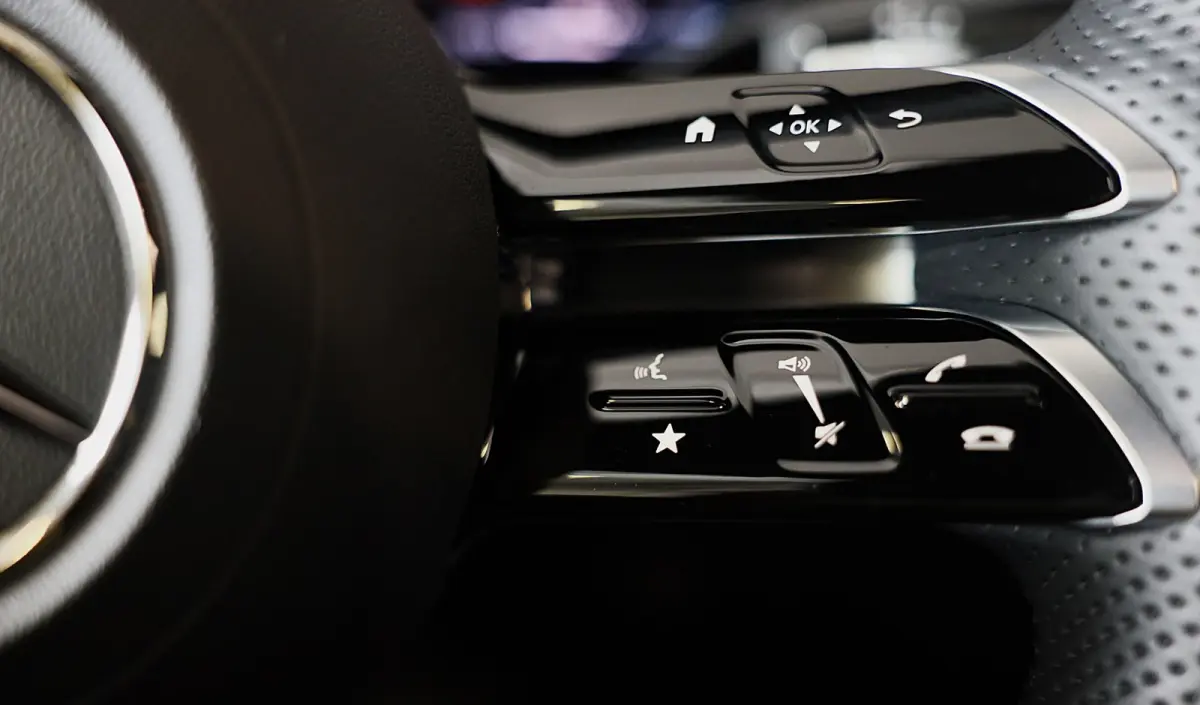 300 e AMG 53 Look / Head Up / Burmester / 360 Camera / Acc / Elek Stoelen / Memory / Open Pano / 19 Inch