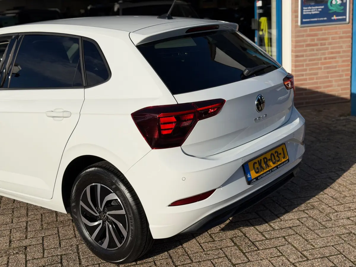 1.0 TSI Life Edition 2024 WIT NAVI NAP BTW!