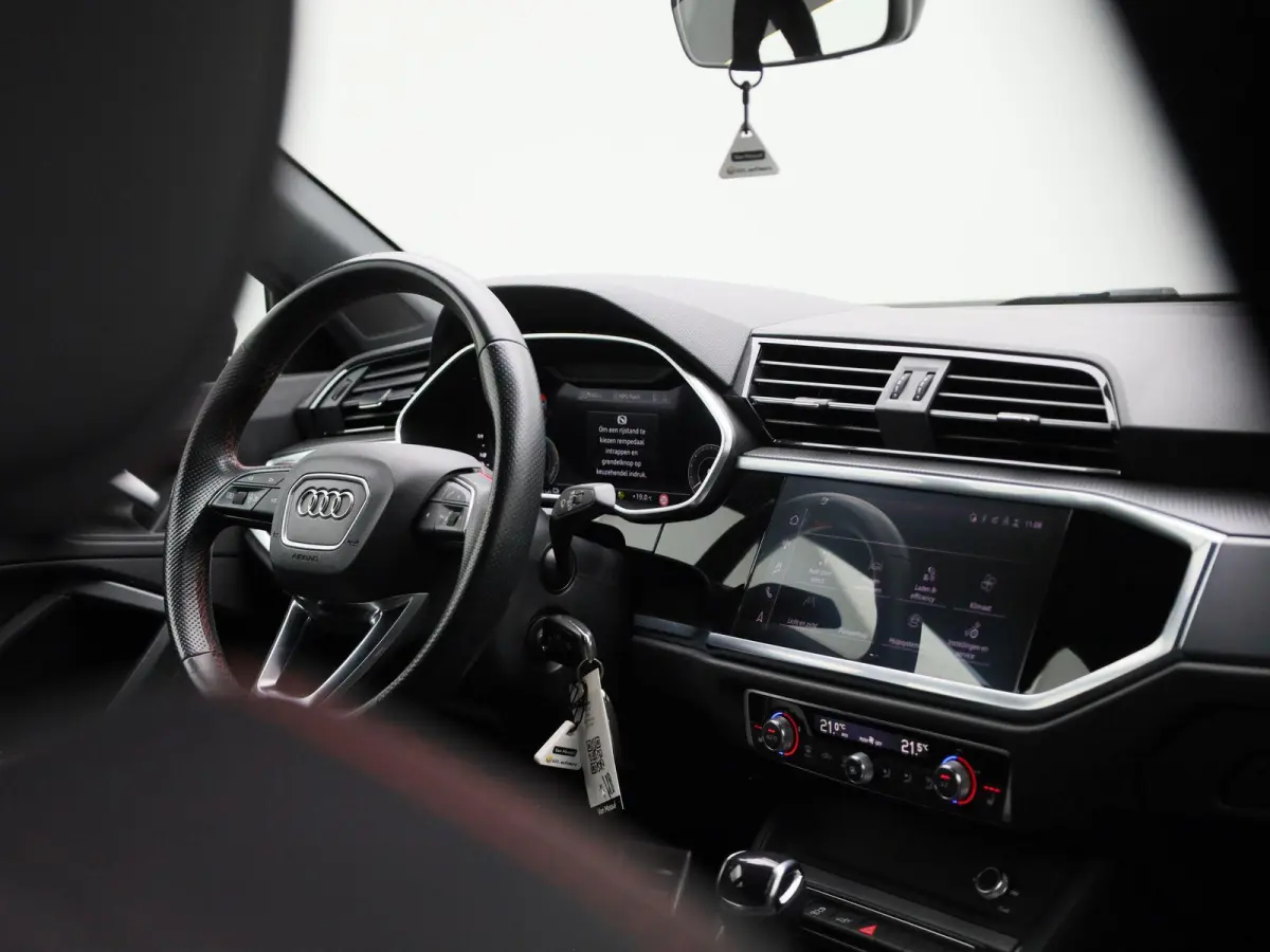 45 TFSI e S Edition 245 PK | S-line | Navigatie | Cruise Control | Sfeerverlichting | Automaat | Stoelverwarming | Audi Smartphone Interface | Lichtmetalen velgen |
