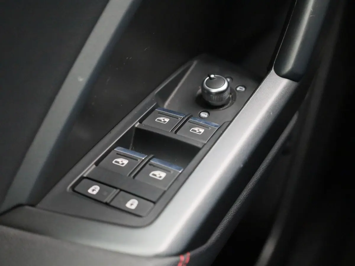 45 TFSI e S Edition 245 PK | S-line | Navigatie | Cruise Control | Sfeerverlichting | Automaat | Stoelverwarming | Audi Smartphone Interface | Lichtmetalen velgen |