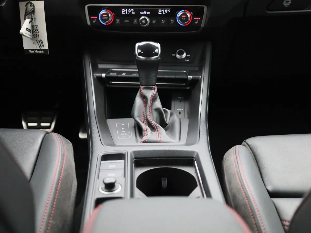 45 TFSI e S Edition 245 PK | S-line | Navigatie | Cruise Control | Sfeerverlichting | Automaat | Stoelverwarming | Audi Smartphone Interface | Lichtmetalen velgen |