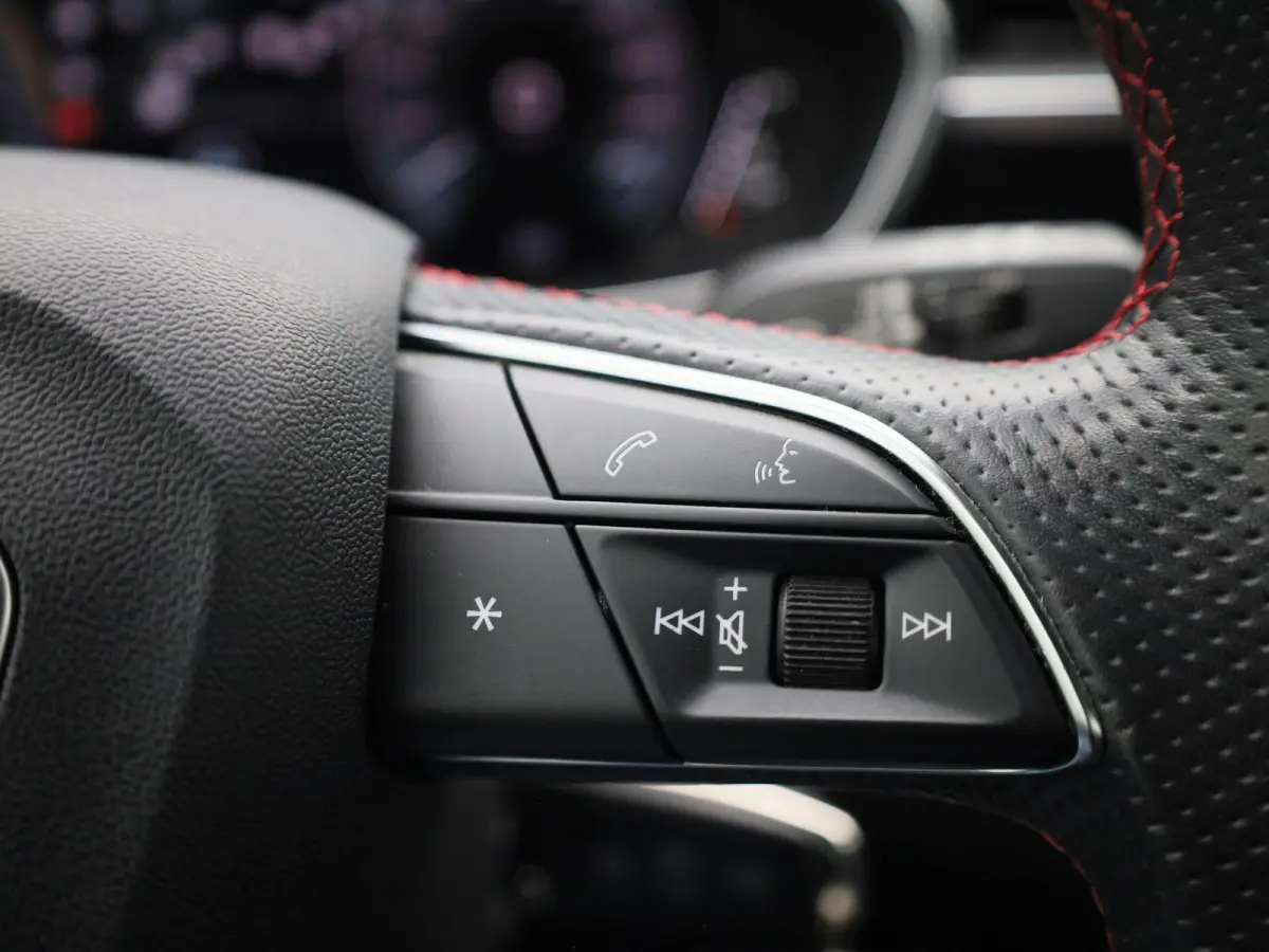 45 TFSI e S Edition 245 PK | S-line | Navigatie | Cruise Control | Sfeerverlichting | Automaat | Stoelverwarming | Audi Smartphone Interface | Lichtmetalen velgen |