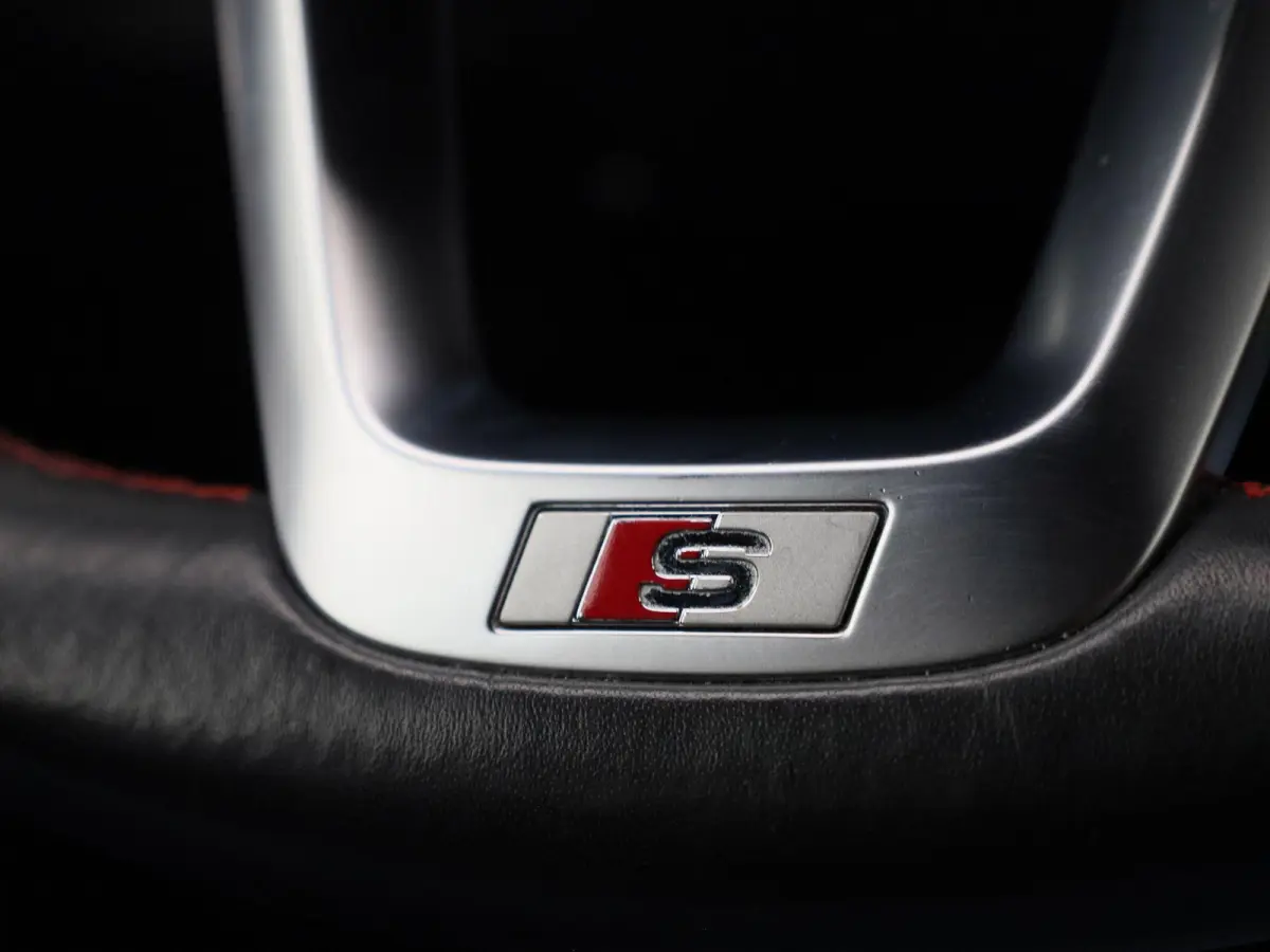 45 TFSI e S Edition 245 PK | S-line | Navigatie | Cruise Control | Sfeerverlichting | Automaat | Stoelverwarming | Audi Smartphone Interface | Lichtmetalen velgen |