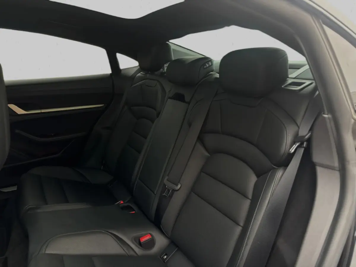 4S Performance Plus 84 kWh (Dealer ondH, Sport Chrono, Panorama, StoelVK, StoelV, Passagiers Display, 360 Cam,Etc))