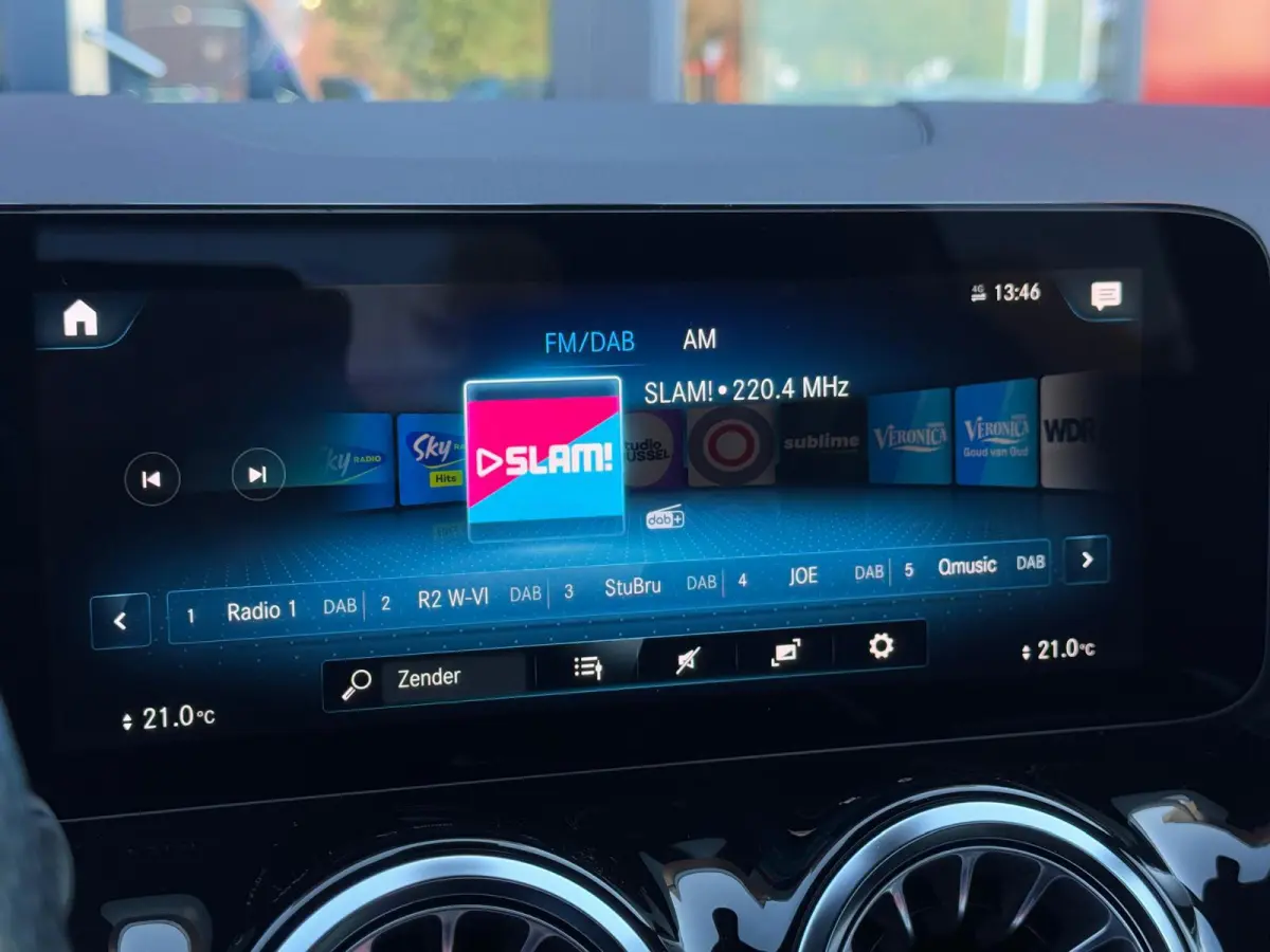250 e AMG Line | Panorama | Camera | Parksens | Sfeerverlichting | Carplay | Keyless | BTW Auto