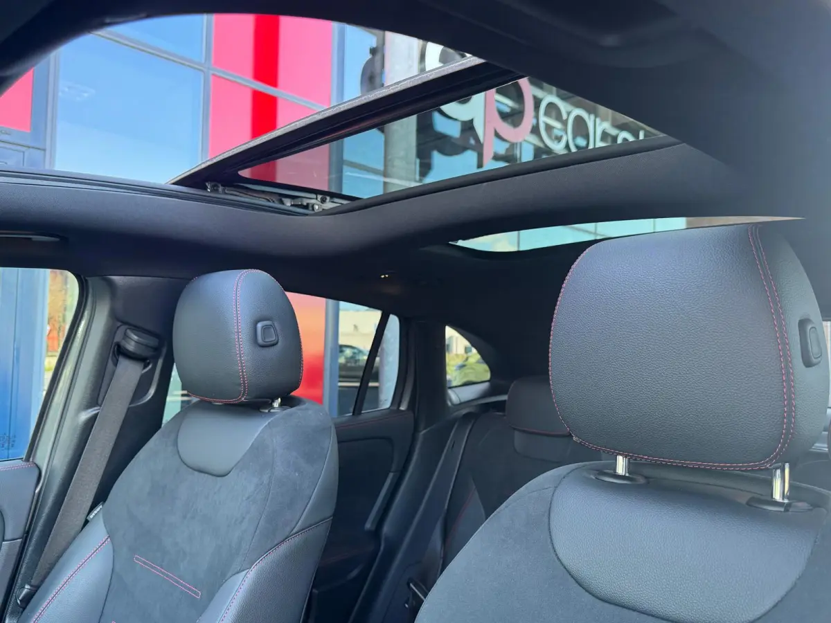 250 e AMG Line | Panorama | Camera | Parksens | Sfeerverlichting | Carplay | Keyless | BTW Auto