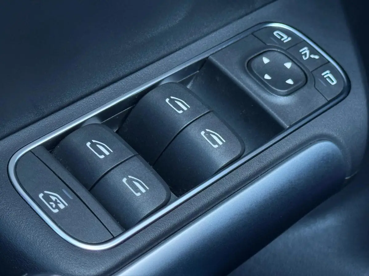 250 e AMG Line | Panorama | Camera | Parksens | Sfeerverlichting | Carplay | Keyless | BTW Auto