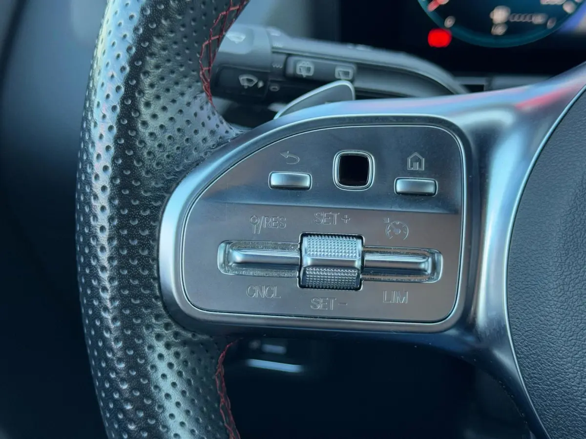 250 e AMG Line | Panorama | Camera | Parksens | Sfeerverlichting | Carplay | Keyless | BTW Auto