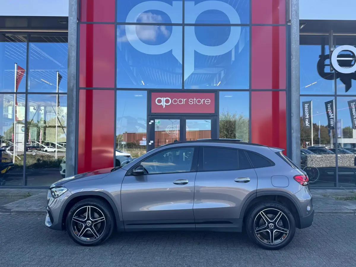250 e AMG Line | Panorama | Camera | Parksens | Sfeerverlichting | Carplay | Keyless | BTW Auto