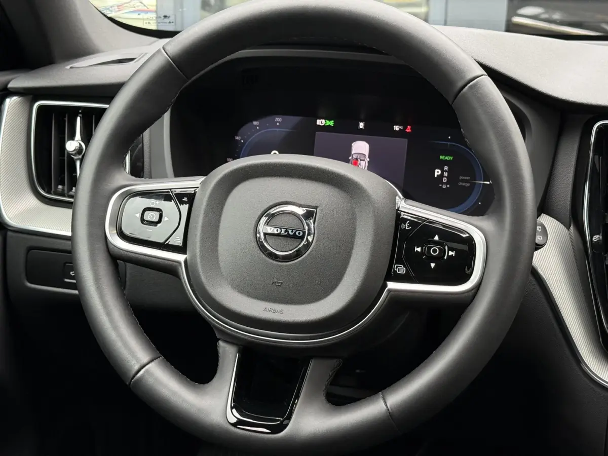 2.0 T6 Plug-in hybrid AWD Plus Black Edition SOH 100% | HARMAN KARDON| PANO| CAMERA | STOEL + STUURVERWARMING| PILOT ASSIST| MEMORY STOELEN| ACHTERBANK VERWARMD|