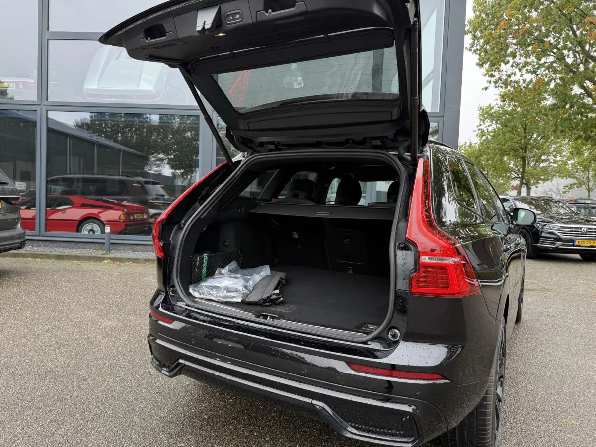 2.0 T6 Plug-in hybrid AWD Plus Black Edition SOH 100% | HARMAN KARDON| PANO| CAMERA | STOEL + STUURVERWARMING| PILOT ASSIST| MEMORY STOELEN| ACHTERBANK VERWARMD|