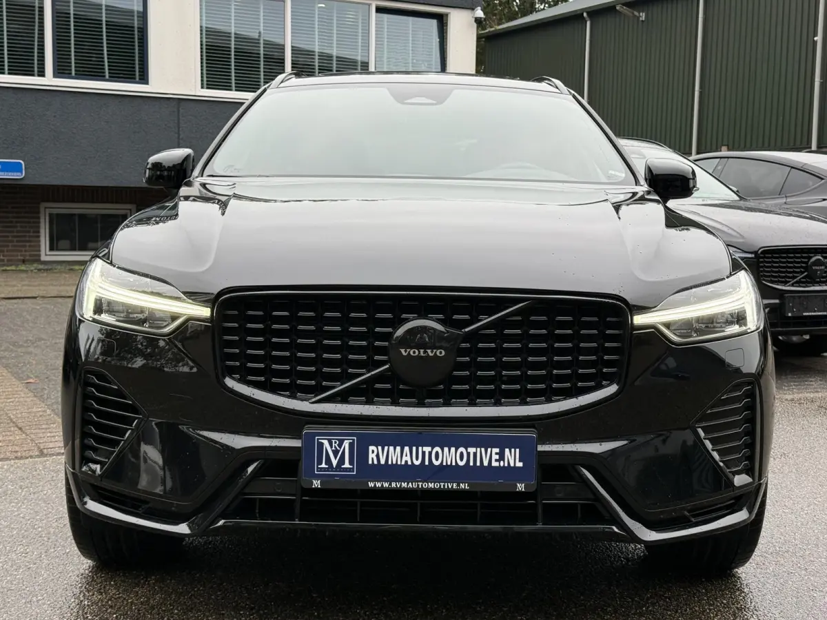 2.0 T6 Plug-in hybrid AWD Plus Black Edition SOH 100% | HARMAN KARDON| PANO| CAMERA | STOEL + STUURVERWARMING| PILOT ASSIST| MEMORY STOELEN| ACHTERBANK VERWARMD|