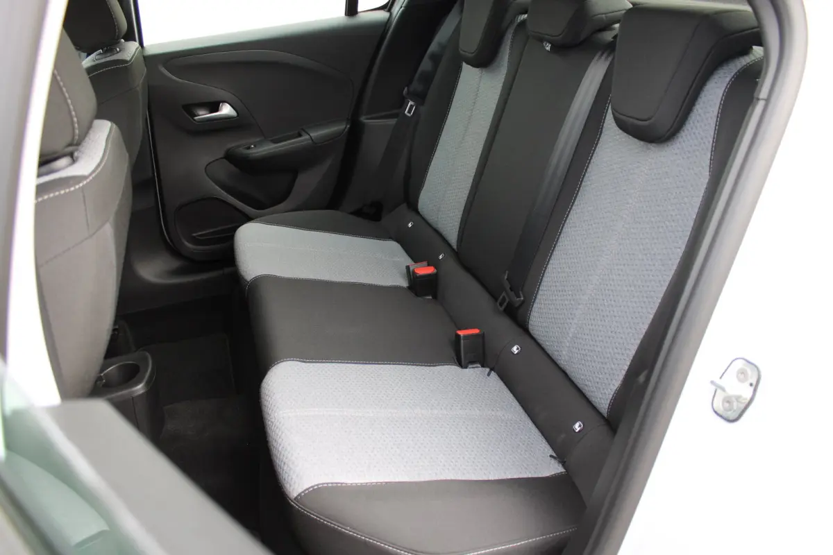 1.2 Turbo Hybrid Business Edition AUTOMAAT / Navigatie via Carplay / Camera / Parkeersensoren / Dodehoek Detectie / LED /