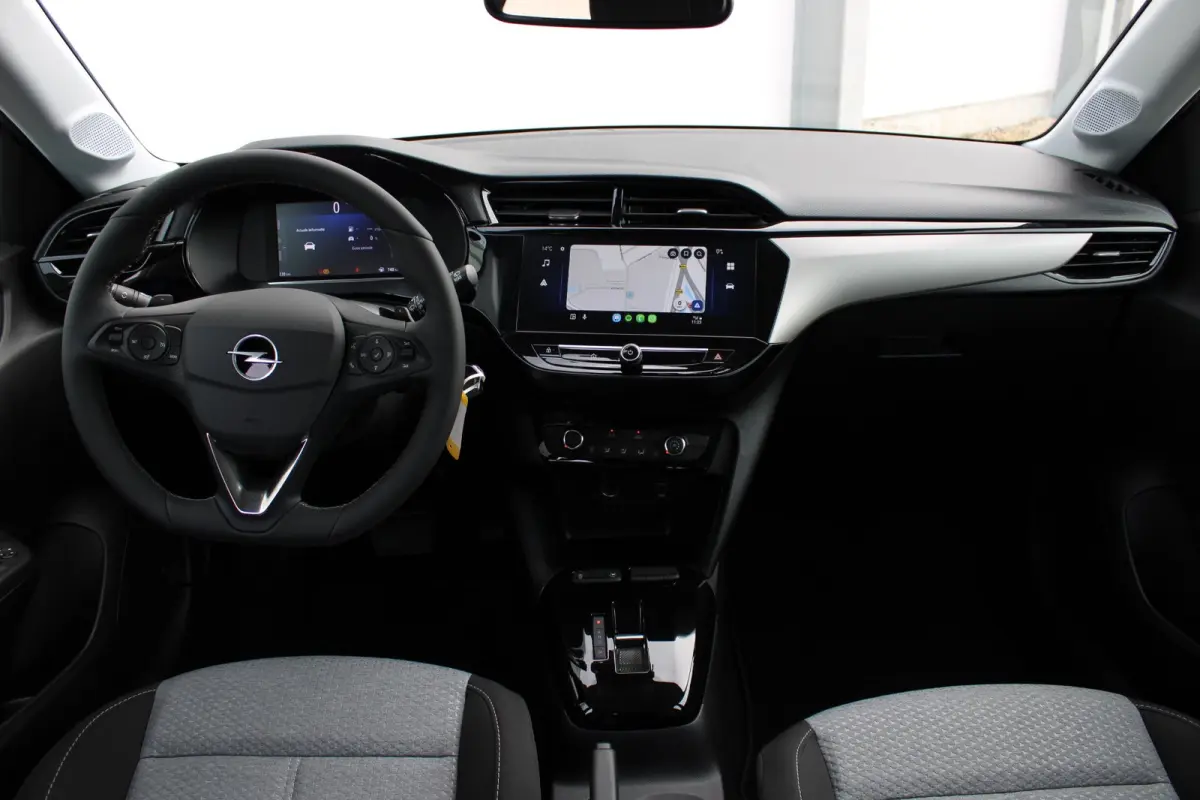 1.2 Turbo Hybrid Business Edition AUTOMAAT / Navigatie via Carplay / Camera / Parkeersensoren / Dodehoek Detectie / LED /
