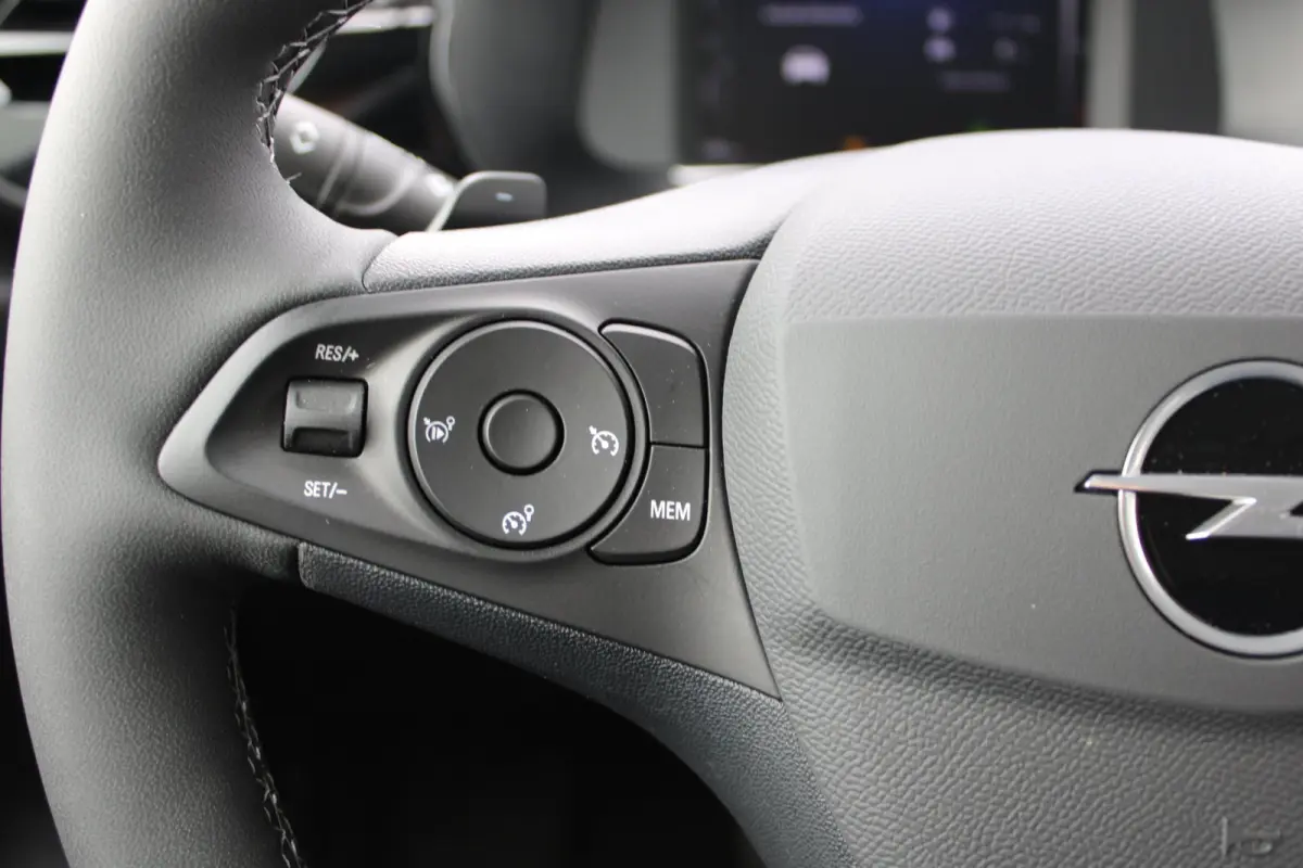 1.2 Turbo Hybrid Business Edition AUTOMAAT / Navigatie via Carplay / Camera / Parkeersensoren / Dodehoek Detectie / LED /