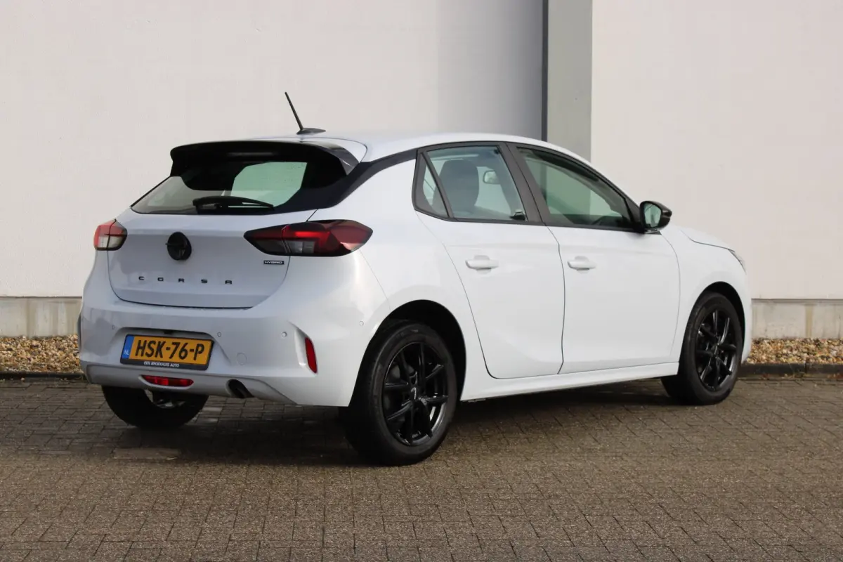 1.2 Turbo Hybrid Business Edition AUTOMAAT / Navigatie via Carplay / Camera / Parkeersensoren / Dodehoek Detectie / LED /