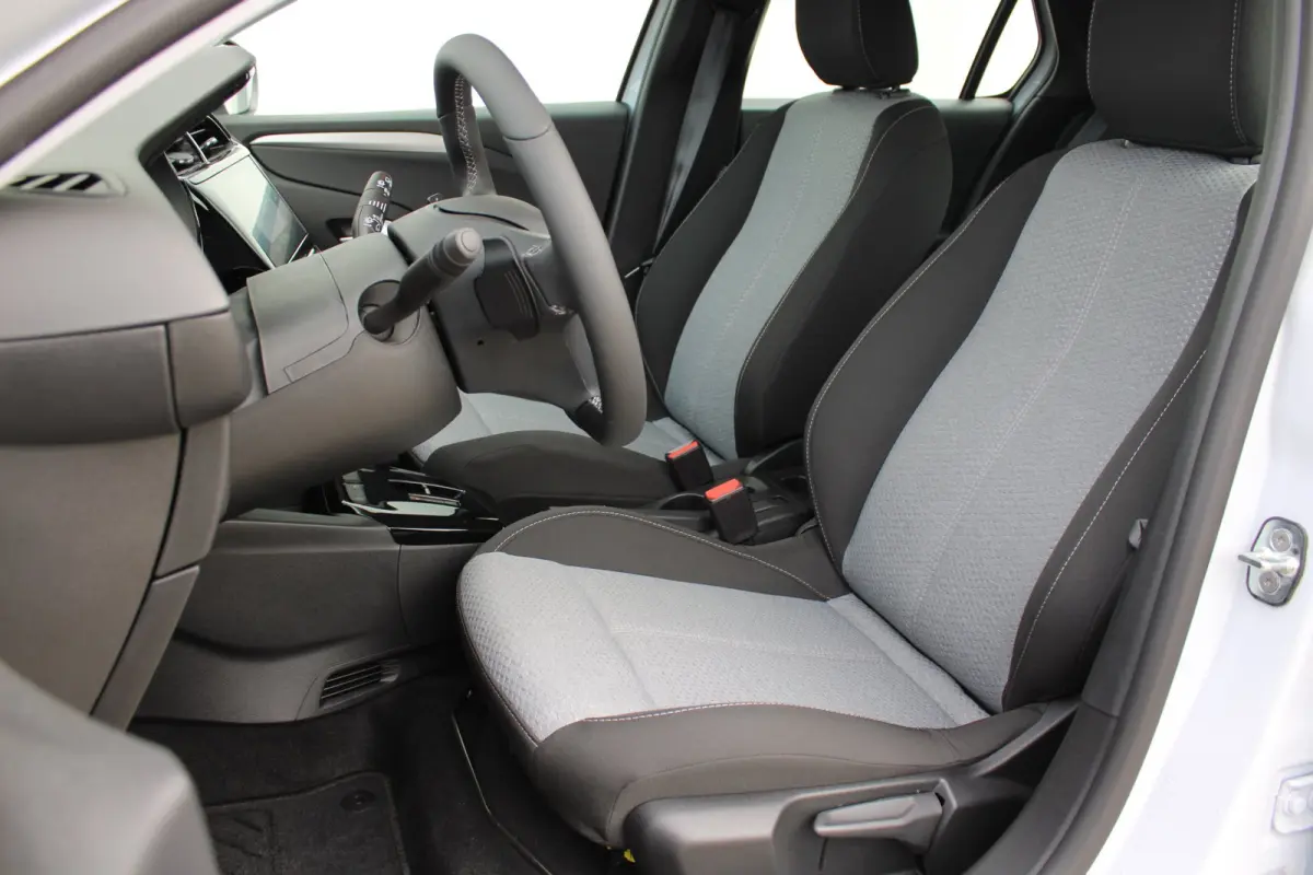 1.2 Turbo Hybrid Business Edition AUTOMAAT / Navigatie via Carplay / Camera / Parkeersensoren / Dodehoek Detectie / LED /