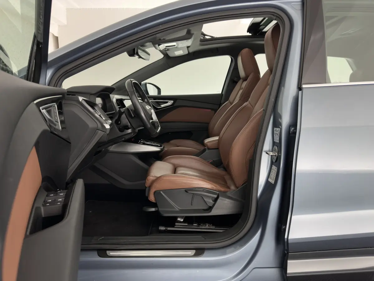 35 Launch edition Advanced Plus 55 kWh (INCL-BTW) Aut. *HEAT-PUMP | PANO | LEATHER | ADAPTIVE-CRUISE | MATRIX-LED | KEYLESS | SONOS-SOUND |  DIGI-COCKPIT | DAB | CARPLAY | HEATED-SPORTSEATS 