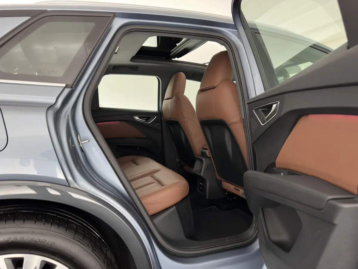 35 Launch edition Advanced Plus 55 kWh (INCL-BTW) Aut. *HEAT-PUMP | PANO | LEATHER | ADAPTIVE-CRUISE | MATRIX-LED | KEYLESS | SONOS-SOUND |  DIGI-COCKPIT | DAB | CARPLAY | HEATED-SPORTSEATS 