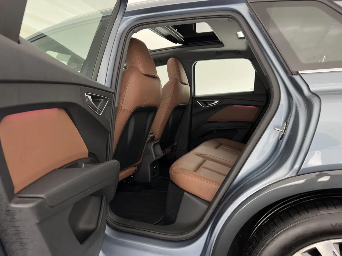 35 Launch edition Advanced Plus 55 kWh (INCL-BTW) Aut. *HEAT-PUMP | PANO | LEATHER | ADAPTIVE-CRUISE | MATRIX-LED | KEYLESS | SONOS-SOUND |  DIGI-COCKPIT | DAB | CARPLAY | HEATED-SPORTSEATS 