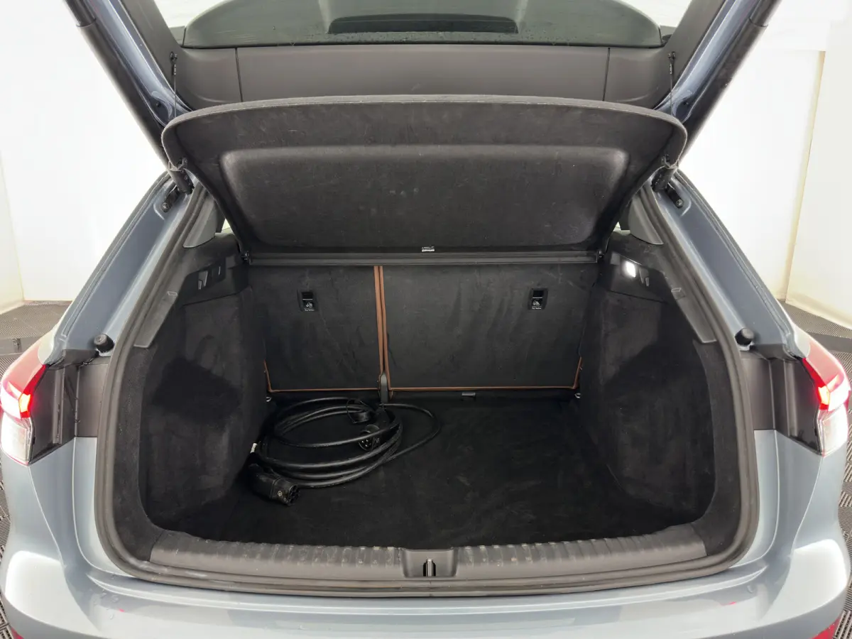 35 Launch edition Advanced Plus 55 kWh (INCL-BTW) Aut. *HEAT-PUMP | PANO | LEATHER | ADAPTIVE-CRUISE | MATRIX-LED | KEYLESS | SONOS-SOUND |  DIGI-COCKPIT | DAB | CARPLAY | HEATED-SPORTSEATS 
