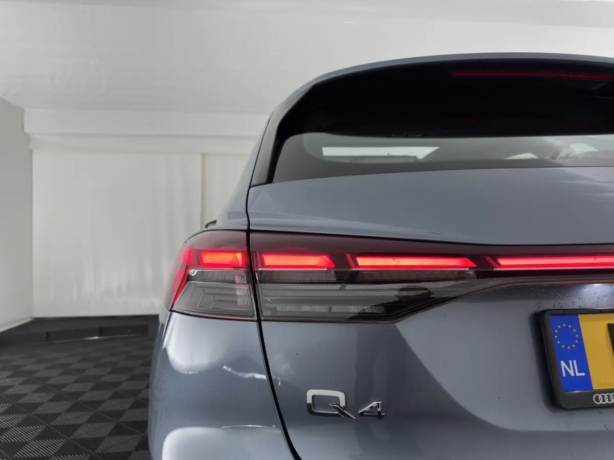 35 Launch edition Advanced Plus 55 kWh (INCL-BTW) Aut. *HEAT-PUMP | PANO | LEATHER | ADAPTIVE-CRUISE | MATRIX-LED | KEYLESS | SONOS-SOUND |  DIGI-COCKPIT | DAB | CARPLAY | HEATED-SPORTSEATS 