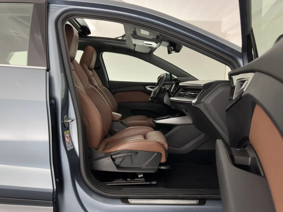 35 Launch edition Advanced Plus 55 kWh (INCL-BTW) Aut. *HEAT-PUMP | PANO | LEATHER | ADAPTIVE-CRUISE | MATRIX-LED | KEYLESS | SONOS-SOUND |  DIGI-COCKPIT | DAB | CARPLAY | HEATED-SPORTSEATS 