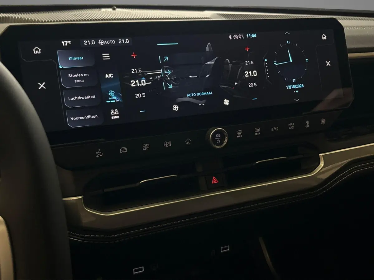 First Edition 74 kWh | VOORRAAD VOORDEEL TOT € 4.000,- + GRATIS SCHUIFDAK! T.W.V. € 1.100,- | Camera 360 | Parkeersensoren voor en achter | Premium pack | Convience pack | Warmtepomp | 2