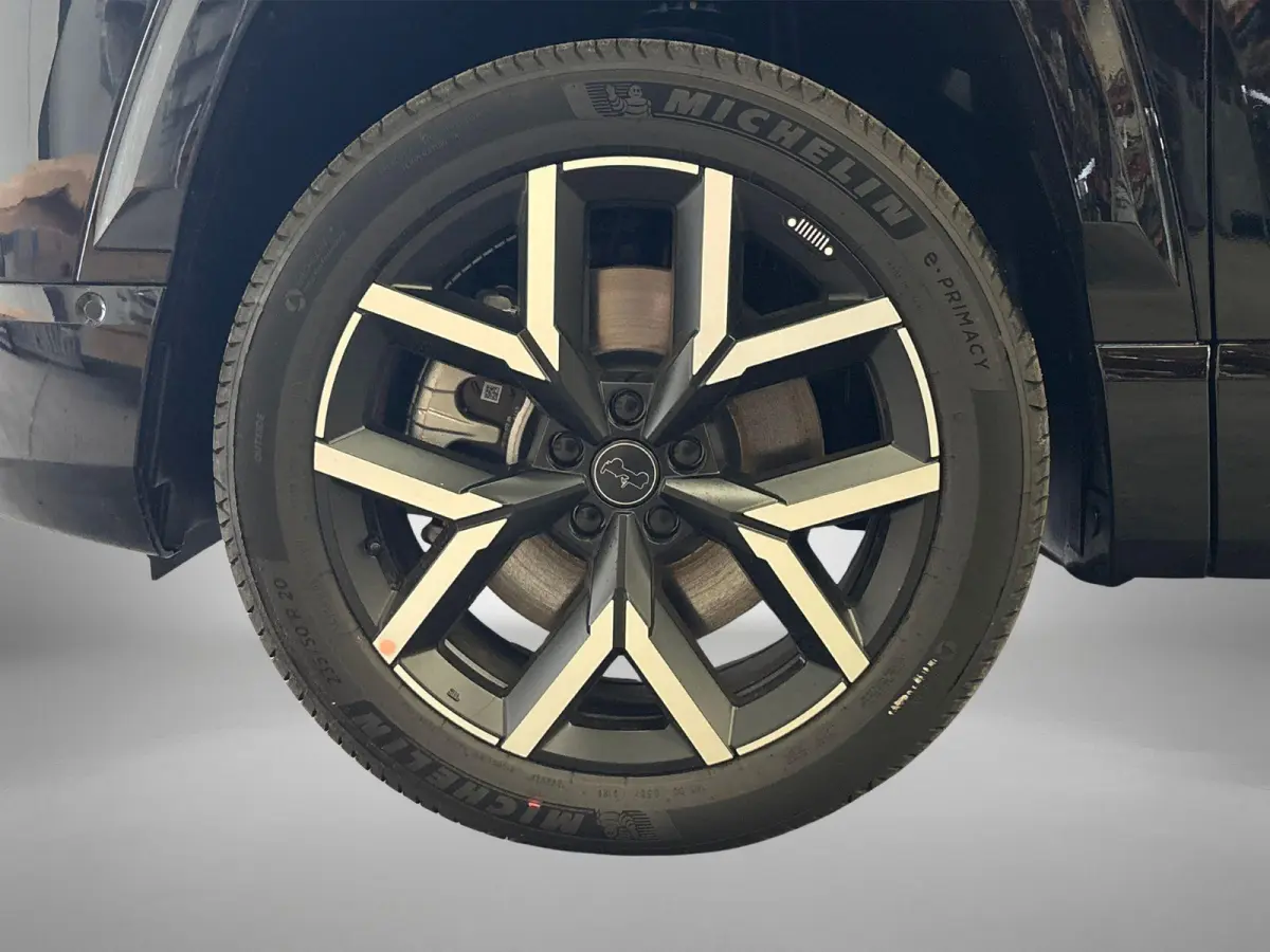 First Edition 74 kWh | VOORRAAD VOORDEEL TOT € 4.000,- + GRATIS SCHUIFDAK! T.W.V. € 1.100,- | Camera 360 | Parkeersensoren voor en achter | Premium pack | Convience pack | Warmtepomp | 2
