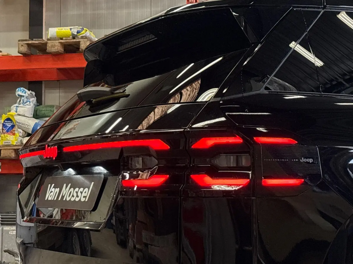First Edition 74 kWh | VOORRAAD VOORDEEL TOT € 4.000,- + GRATIS SCHUIFDAK! T.W.V. € 1.100,- | Camera 360 | Parkeersensoren voor en achter | Premium pack | Convience pack | Warmtepomp | 2