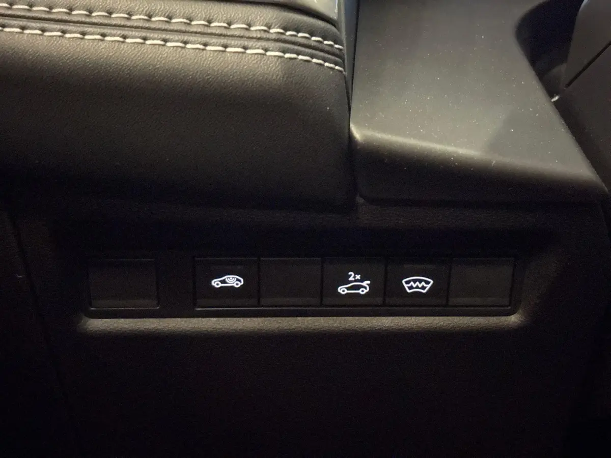 First Edition 74 kWh | VOORRAAD VOORDEEL TOT € 4.000,- + GRATIS SCHUIFDAK! T.W.V. € 1.100,- | Camera 360 | Parkeersensoren voor en achter | Premium pack | Convience pack | Warmtepomp | 2